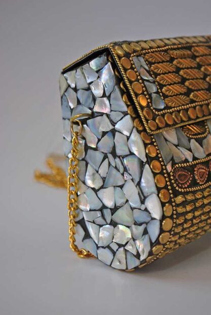Bolso clutch rígido nácar - Imagen 4