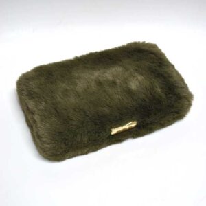 Bolso clutch pelo verde kaki