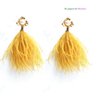 Pendientes mostaza plumas