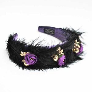 Diadema morada plumas negras