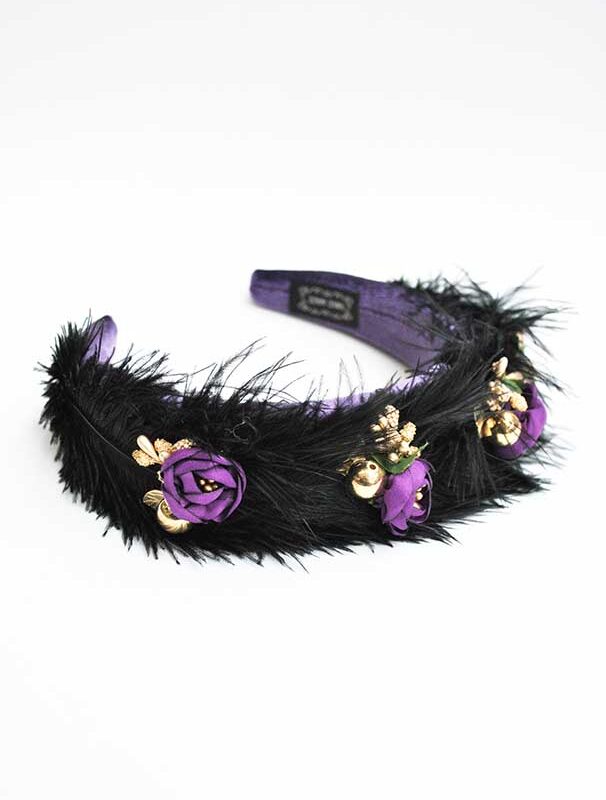 Diadema morada plumas negras