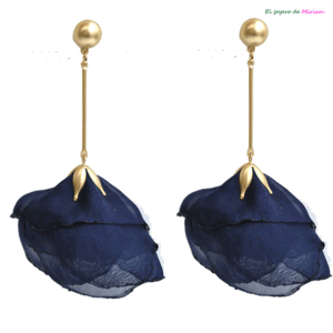 Pendientes azul marino flores