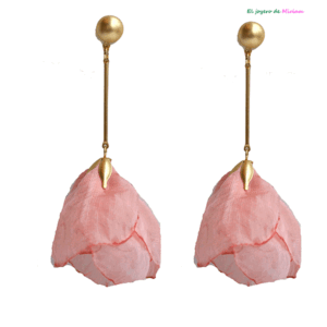 Pendientes rosas nude