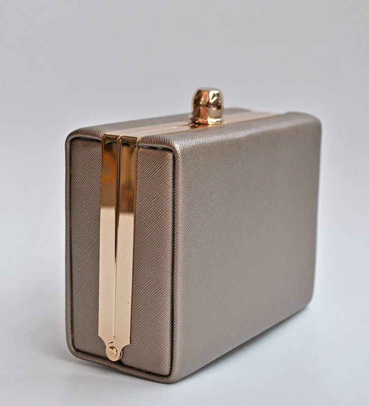 Bolso clutch caja plata vieja
