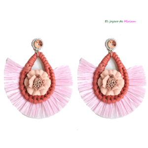 Pendientes rosas flecos