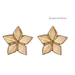Pendientes flor nácar