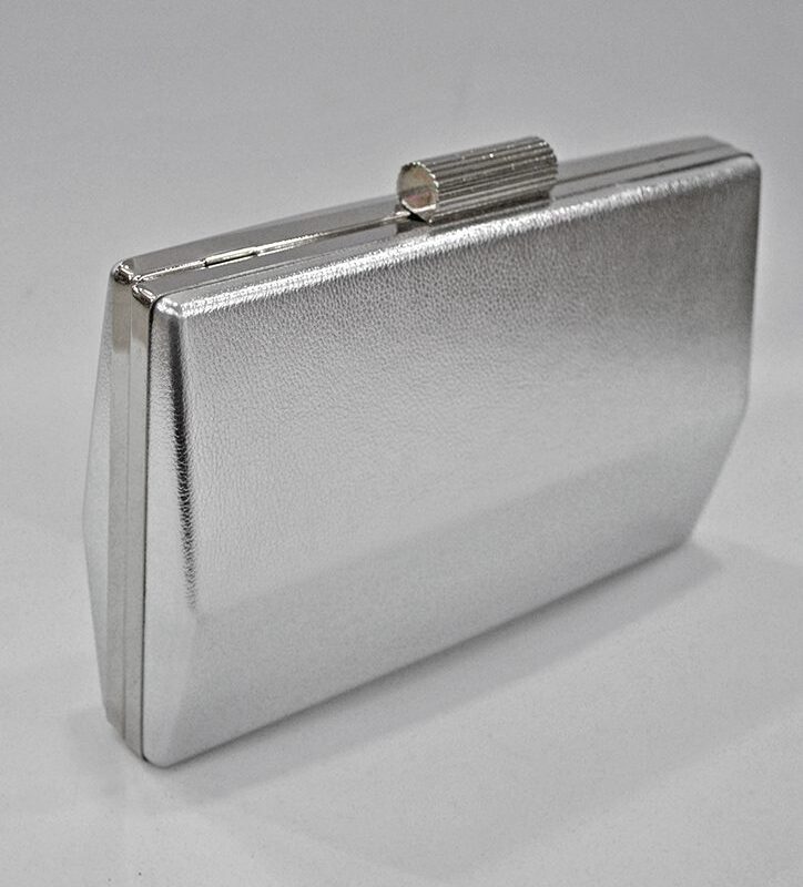 Bolso plateado de fiesta