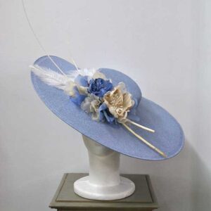 Tocado fiesta azul celeste