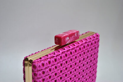 Bolso clutch rafia fucsia - Imagen 3