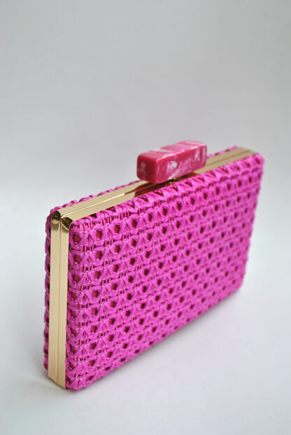 Bolso clutch rafia fucsia - Imagen 2