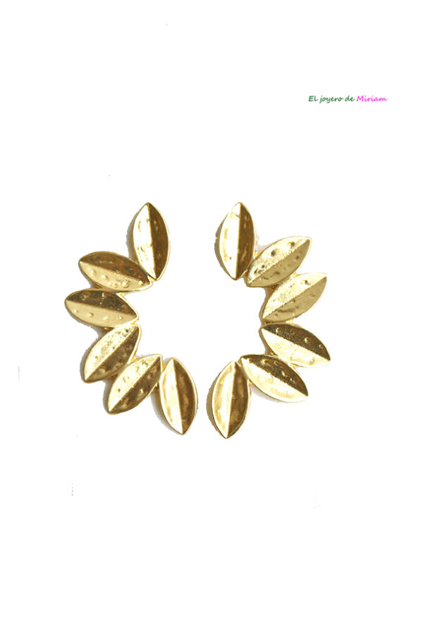 Pendientes dorados hojas