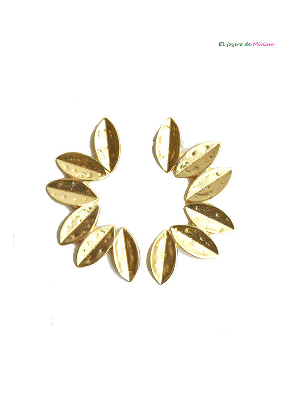 Pendientes dorados hojas
