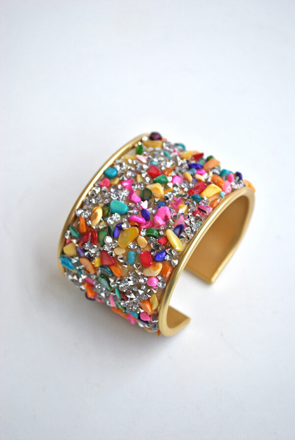 Brazalete pedrería multicolor
