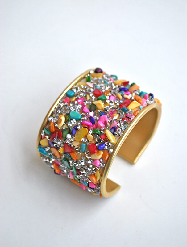 Brazalete pedrería multicolor