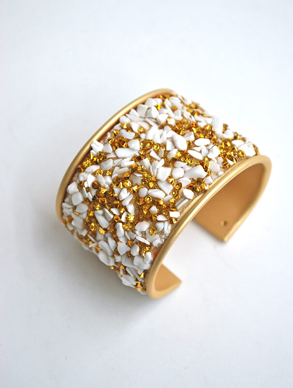 Brazalete pedrería blanca