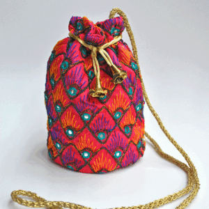 Bombonera fucsia bordados