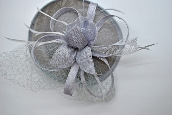 Tocado gris plata redecilla - Imagen 3
