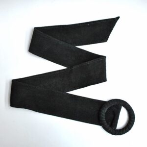 Cinturón negro de piel