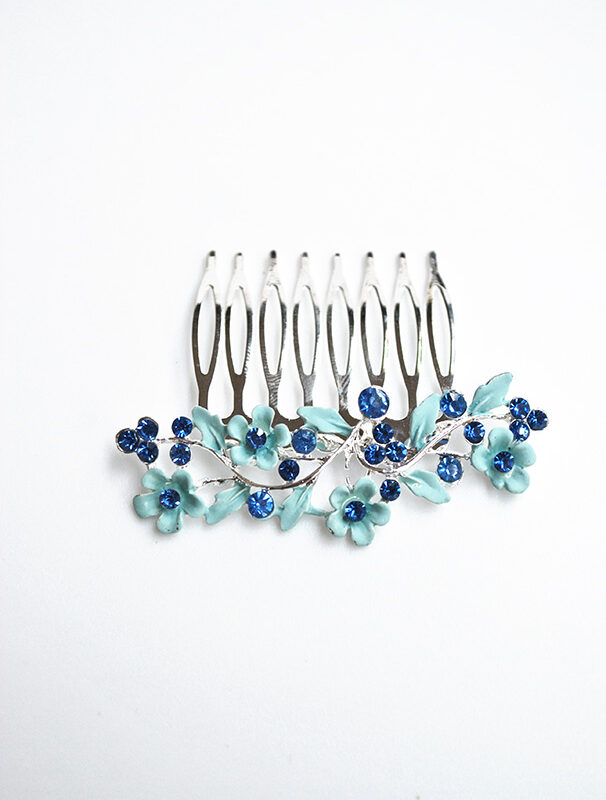 Peineta azul cielo flores