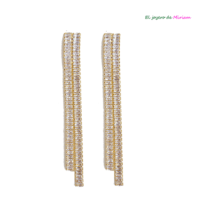Pendientes dorados largos