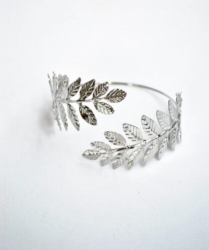 Brazalete plateado hojas
