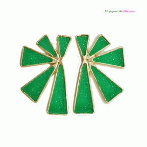 Pendientes verdes piedras