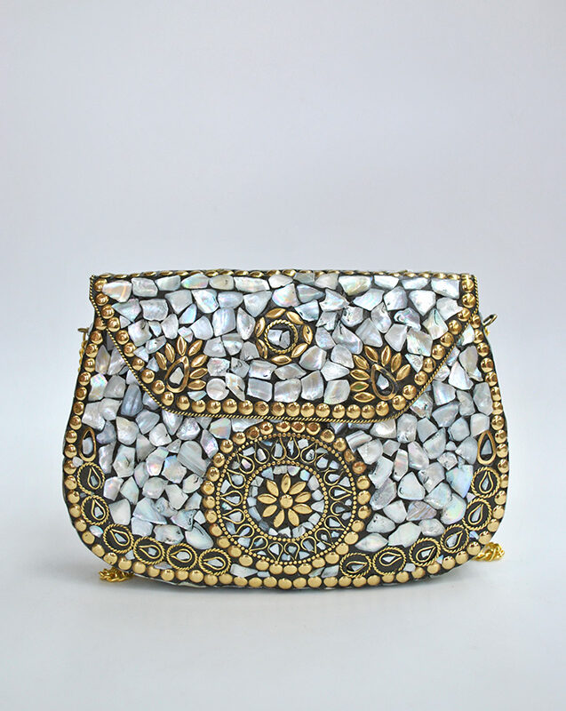 Clutch ovalado latón y nácar