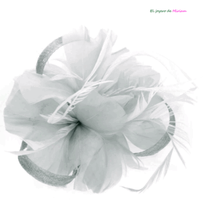 Tocado pequeño gris plumas