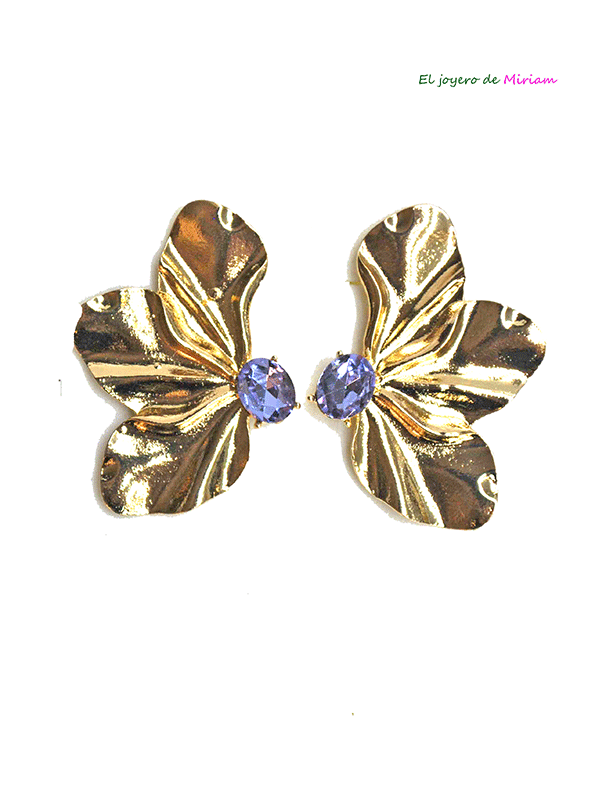 Pendientes dorados y lilas
