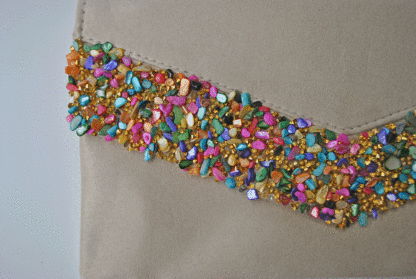 Cartera beige piedras multicolor - Imagen 2