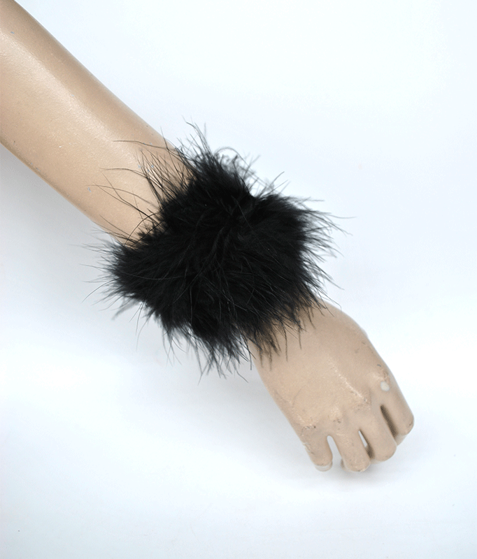 Puños negros plumas avestruz