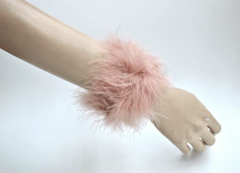 Puños rosas plumas avestruz El joyero de Miriam