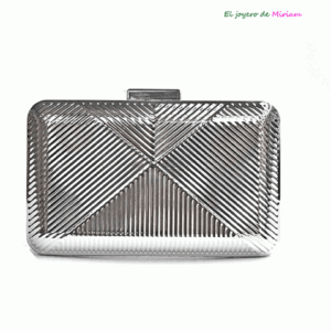 Bolso clutch metal plateado