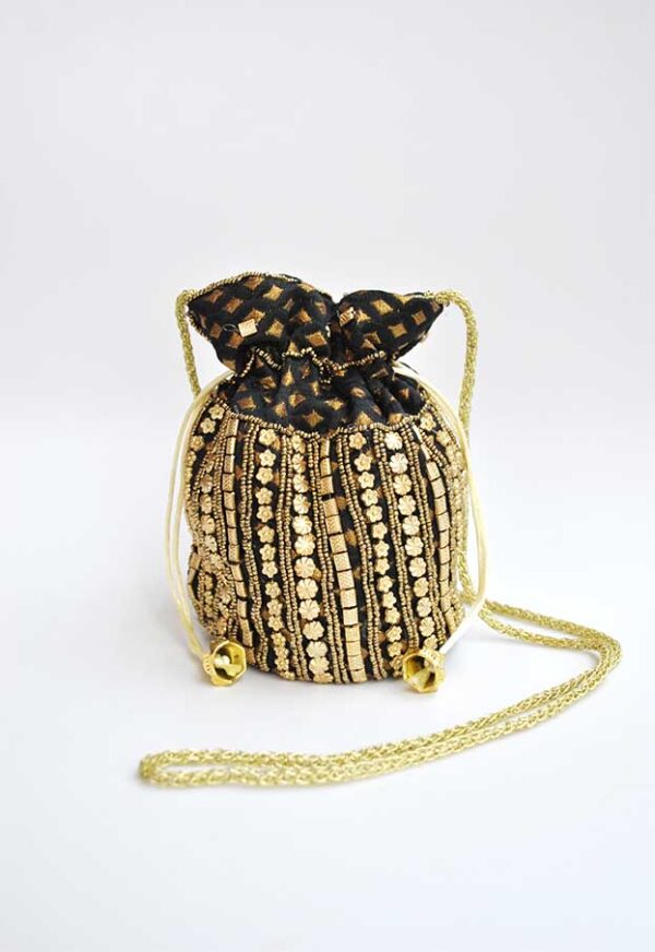 Bombonera negra y oro