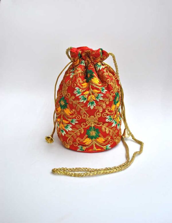 Bombonera roja bordada