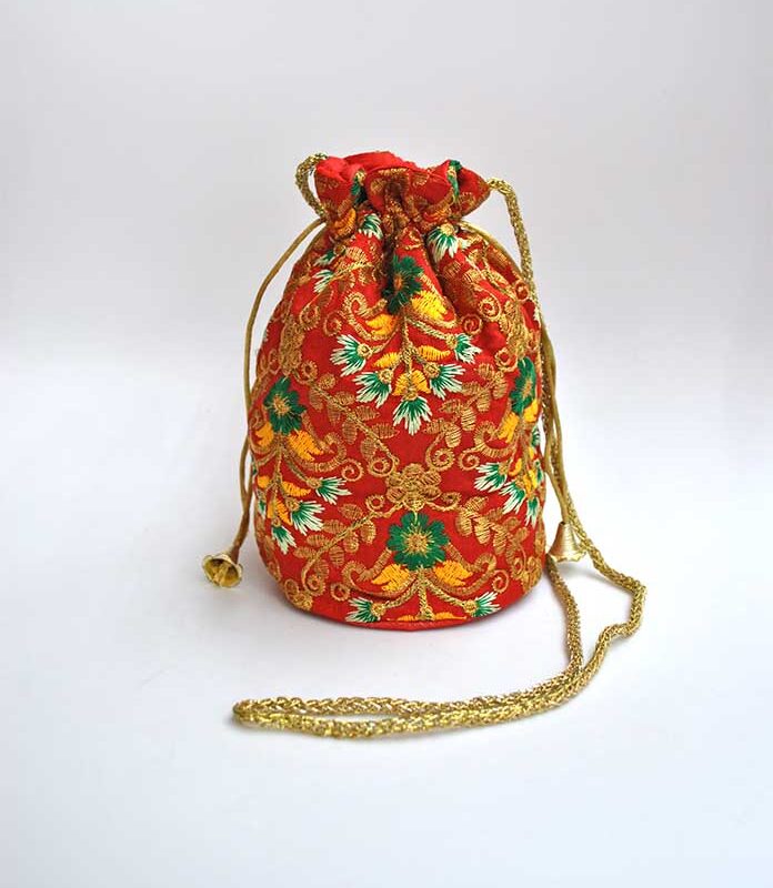 Bombonera roja bordada