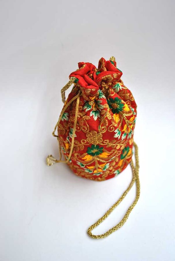 Bombonera roja bordada - Imagen 4