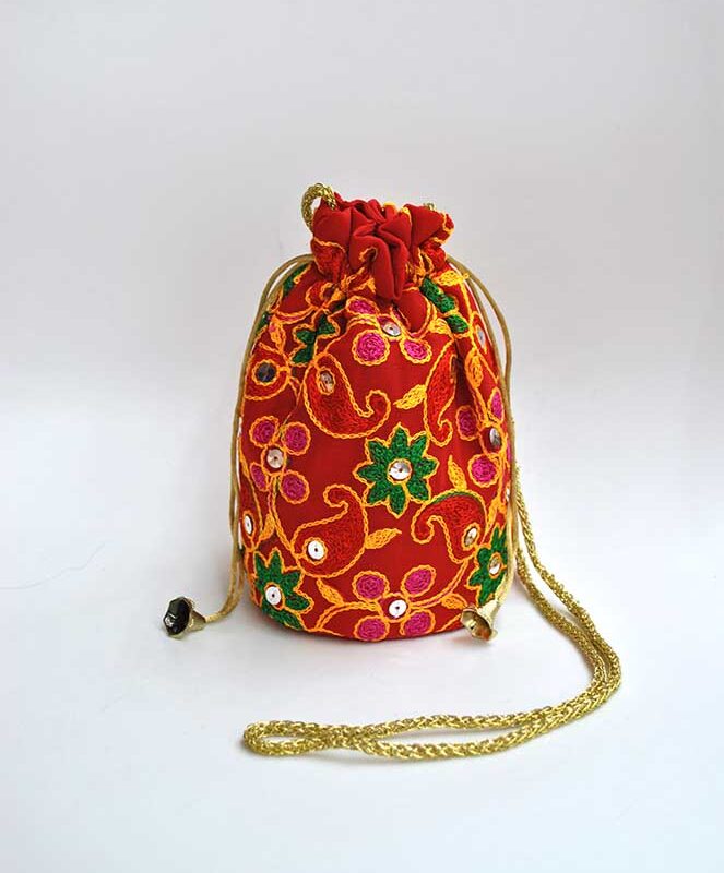 Bombonera roja flores