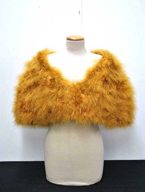 Estola de fiesta mostaza