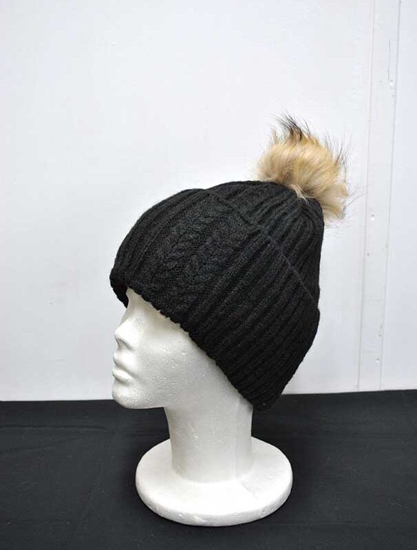 Gorro negro lana y pompón