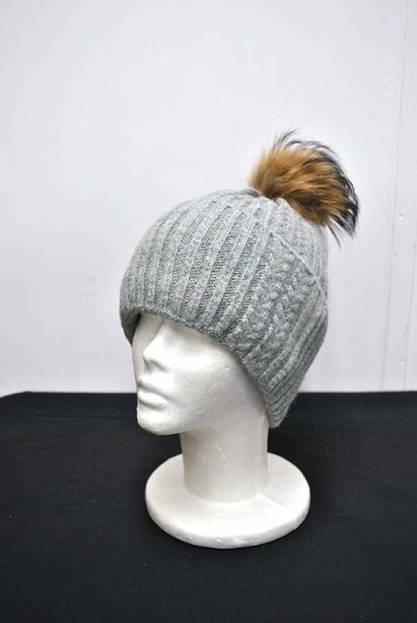 Gorro gris lana y pompón