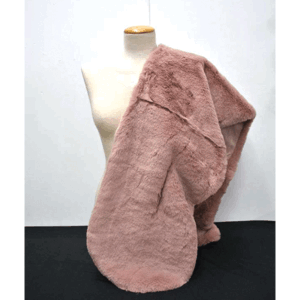 Estola de fiesta pelo rosa empolvado