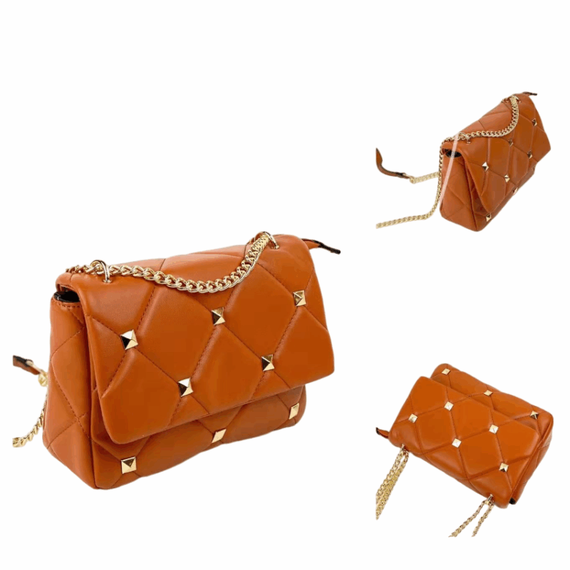 Bandolera camel tachuelas