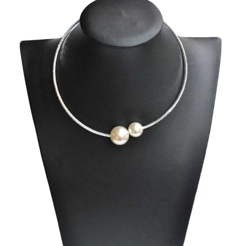 Gargantilla plateada perlas