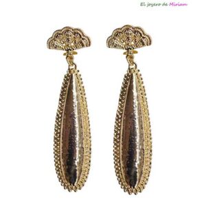 Pendientes dorados flamenca