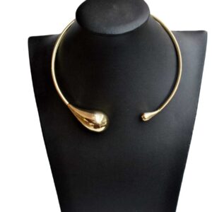 Gargantilla dorada gotas