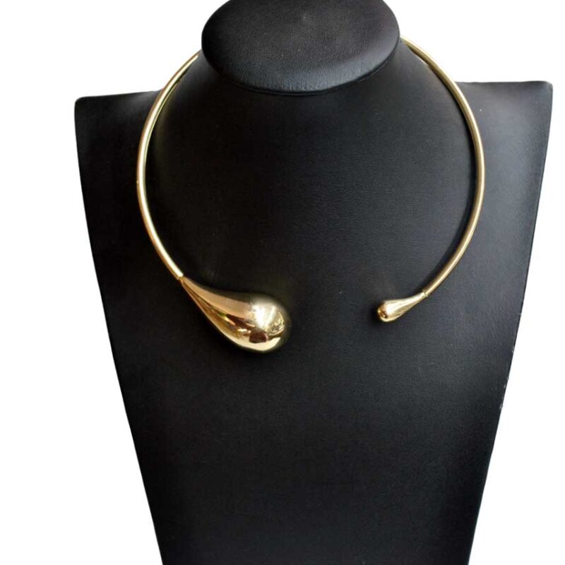 Gargantilla dorada gotas