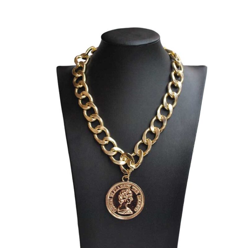 Collar dorado medalla