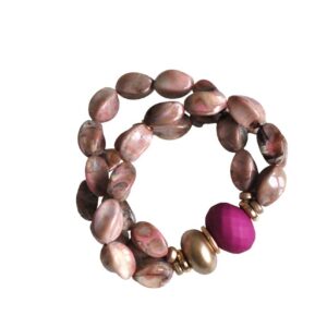 Pulsera rosa cuentas resina