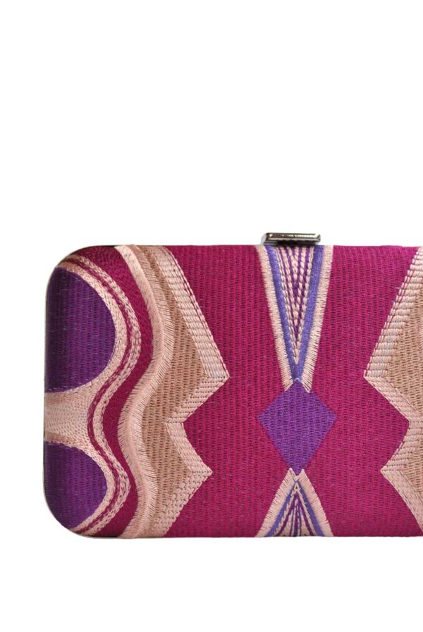 Bolso clutch fucsia bordados - Imagen 2